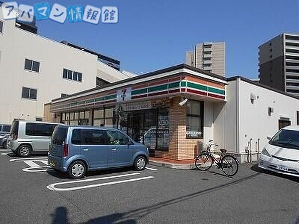 画像17:セブンイレブン新潟万代4丁目店 556m