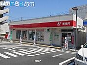 万代シテイ郵便局 537m