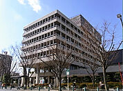 高槻市役所（389m）