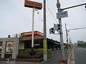 ロイヤルホスト高槻店（631m）