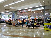 平和堂アルプラザ高槻店（689m）