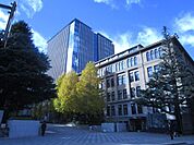 大学「早稲田大学早稲田キャンパスまで770m」