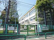 小学校「区立桃井第一小学校まで240m」