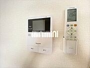 モニター付きインターホンで来客者を確認できます