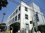病院「三鷹病院まで640m」