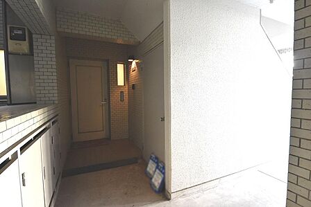 右(西側)3LDK 玄関・表