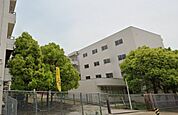 箕面市立中小学校（808m）