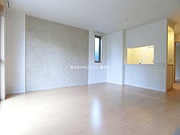 アイズフローリッシュII 1階2LDKのリビング/ダイニング