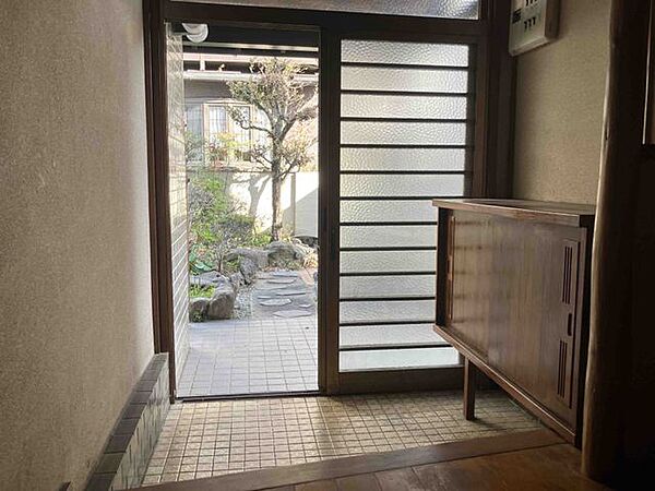 玄関を拡大表示