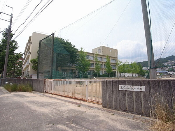 画像28:南ひばりガ丘中学校