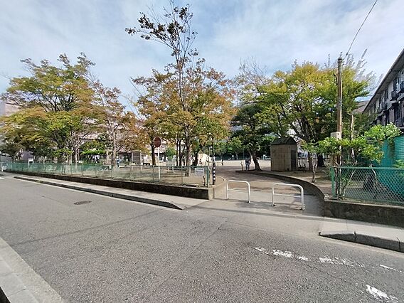本郷公園30m...