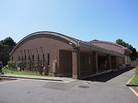 共用棟(託児所・体育館・シアタールーム等充実の共用施設です)