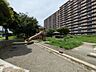 外観：公園隣接・徒歩0分のお子様の遊び場に◎