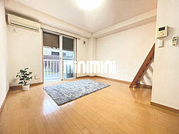 トリコロール・ピエテ 105 1階1Kのリビング/ダイニング