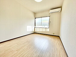 一秀ハイム 105 1階ワンルームのリビング/ダイニング