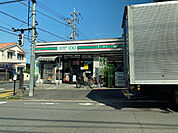 コンビニ「ローソンストア100日野本町店まで461m」