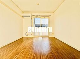 グロウス国立III 202 2階ワンルームのリビング/ダイニング