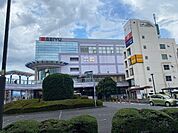 スーパー「西友福生店まで737m」
