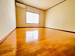 シャルムスズキV 252 2階ワンルームのリビング/ダイニング