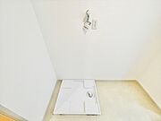 同一建物内203号室内装写真転載