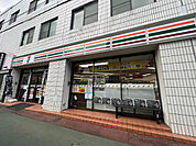 コンビニ「セブンイレブン東中神駅北口店まで246m」