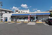コンビニ「ローソン瑞穂町武蔵店まで315m」