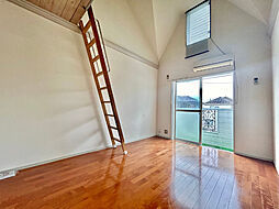 レオパレス府中 203 2階1Kのリビング/ダイニング