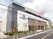 ショッピング施設「ＣＲＯＳＳ　ＧＡＲＤＥＮ　ＣＨＯＦＵまで670m」