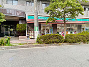 コンビニ「ローソンストア100国立北店まで534m」