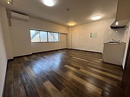 アートリファイン関大 102 1階1SLDKのリビング/ダイニング