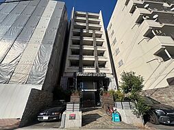 Gate Court Higashimikuni