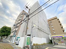 大阪府吹田市南金田１丁目（賃貸マンション1LDK・8階・30.00㎡） その1