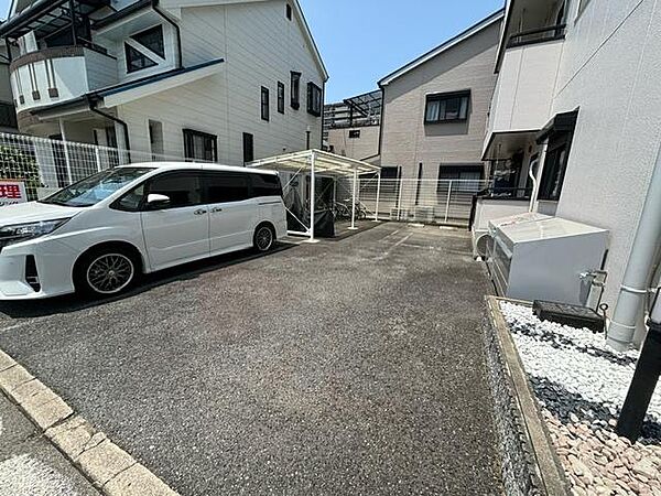 画像20:駐車場