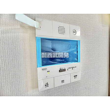 TVモニター付で来訪者が一目でわかります。録画機能付で留守時の来訪者もしっかりチェックできます。