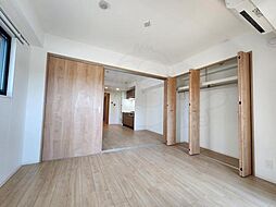 京都地下鉄東西線 二条城前駅 徒歩4分の賃貸マンション 1階2LDKのリビング/ダイニング