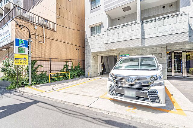 駐車場 ＬＥ-ＬＩＯＮ　ＩＫＥＢＵＫＵＲＯ　ＣＯＭＦＯＲＴ 14階/-