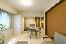 西荻台マンション 1LDKのリビング/ダイニング