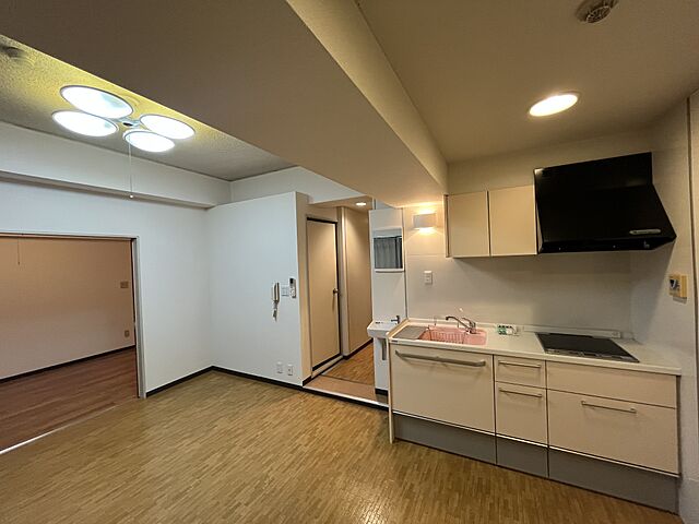 リビング/ダイニング 信開レジデンス・イン高岡 4階/-