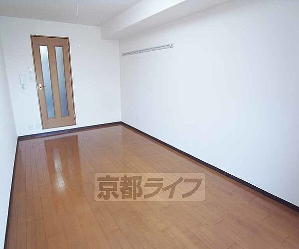 画像4:広々フローリングのお部屋です