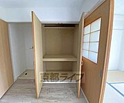 奥行きのあるクローゼットです。