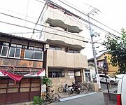 左手から撮影した外観です