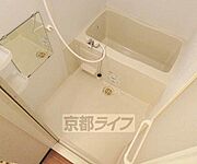 清潔感のあるバスルームです