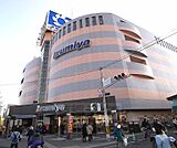 イズミヤ 白梅町店まで320m 大型スーパーのイズミヤ。ガレージも広くお買い物もらくらくです。