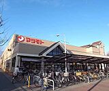 マツモト 上桂店まで150m 桂川街道沿いにあり 大型駐車場もあります