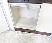 キッチン下にも収納可能です