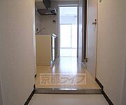 玄関から見た室内の様子です。