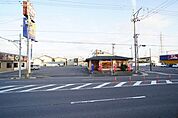 松屋郡山芳賀店 947m