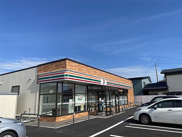 セブンイレブン秋田仁井田二ツ屋店(500m)