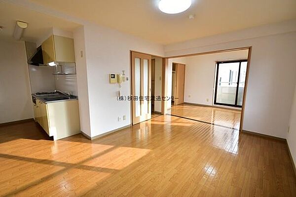 apartment 秋田県秋田市山王７丁目9番35号　秋田住宅流通センタ‐本社ビル1階