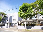秋田県立図書館(650m)